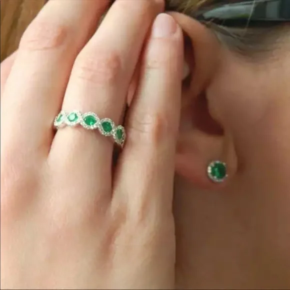 New Women’s 925 Silver Beautiful Emerald Ring - Picture 2 of 7